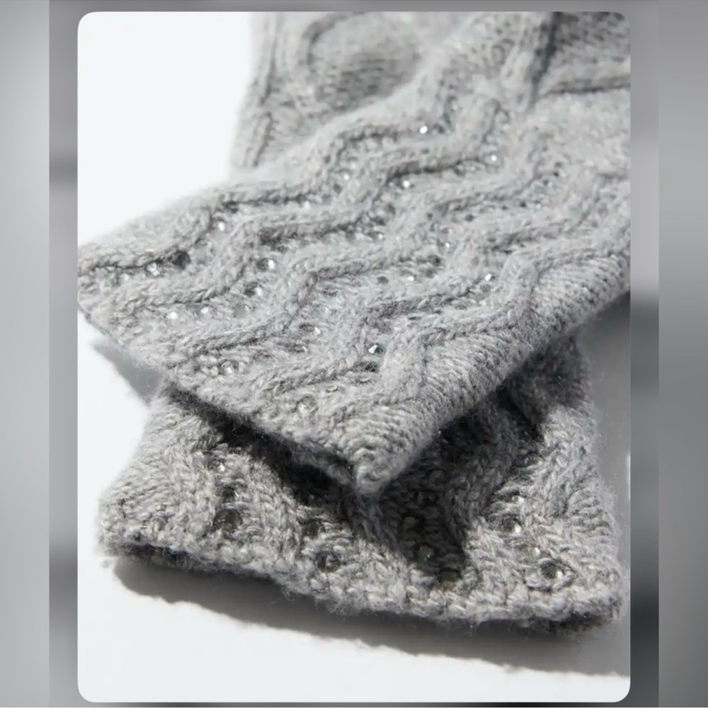 WHBM Rhinestone patterned gloves - Picture 10 of 11